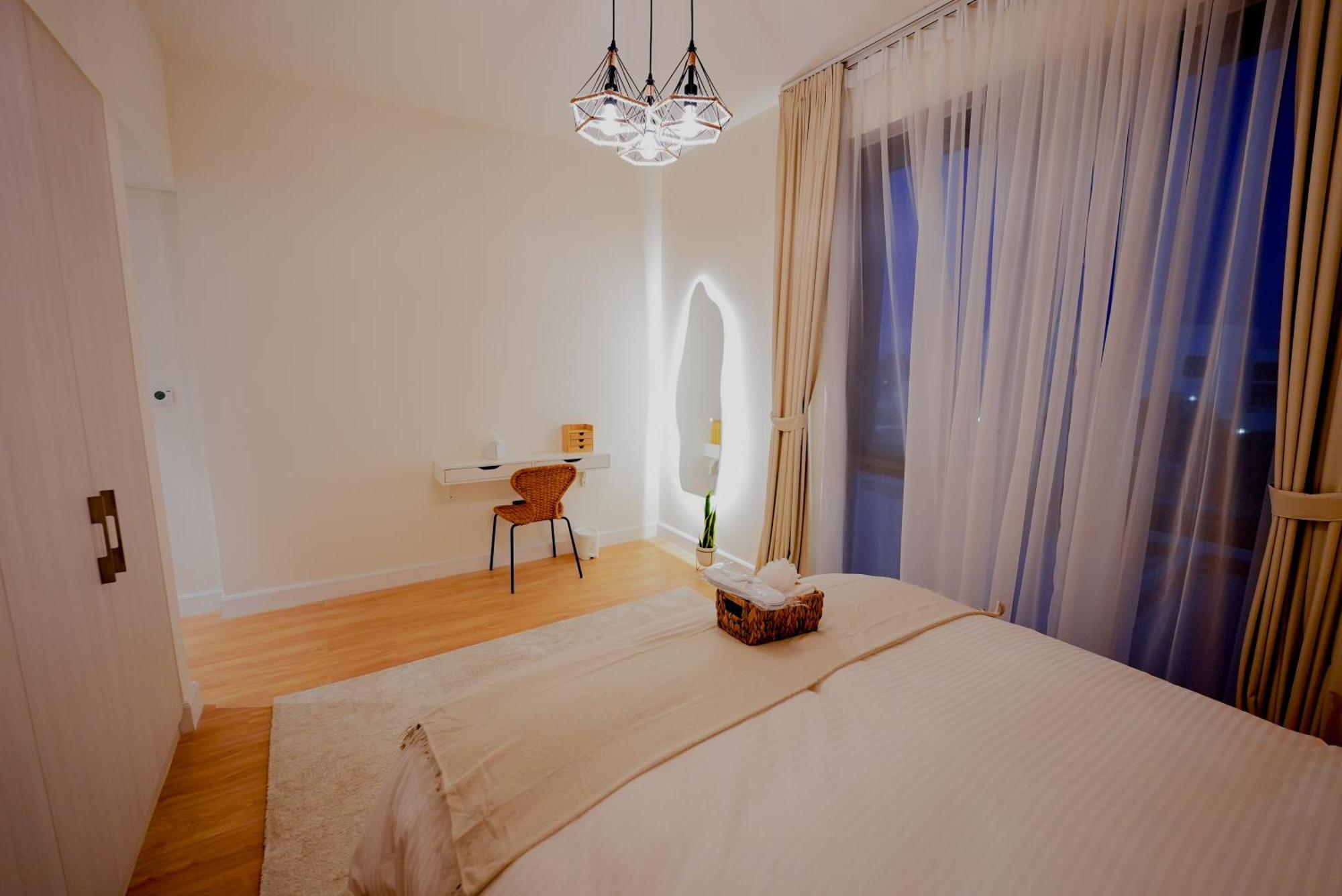 Villa Yas Island Villa- 4br Luxury Smart Home, Up To 9 Guests, Near Yas Theme Parks
