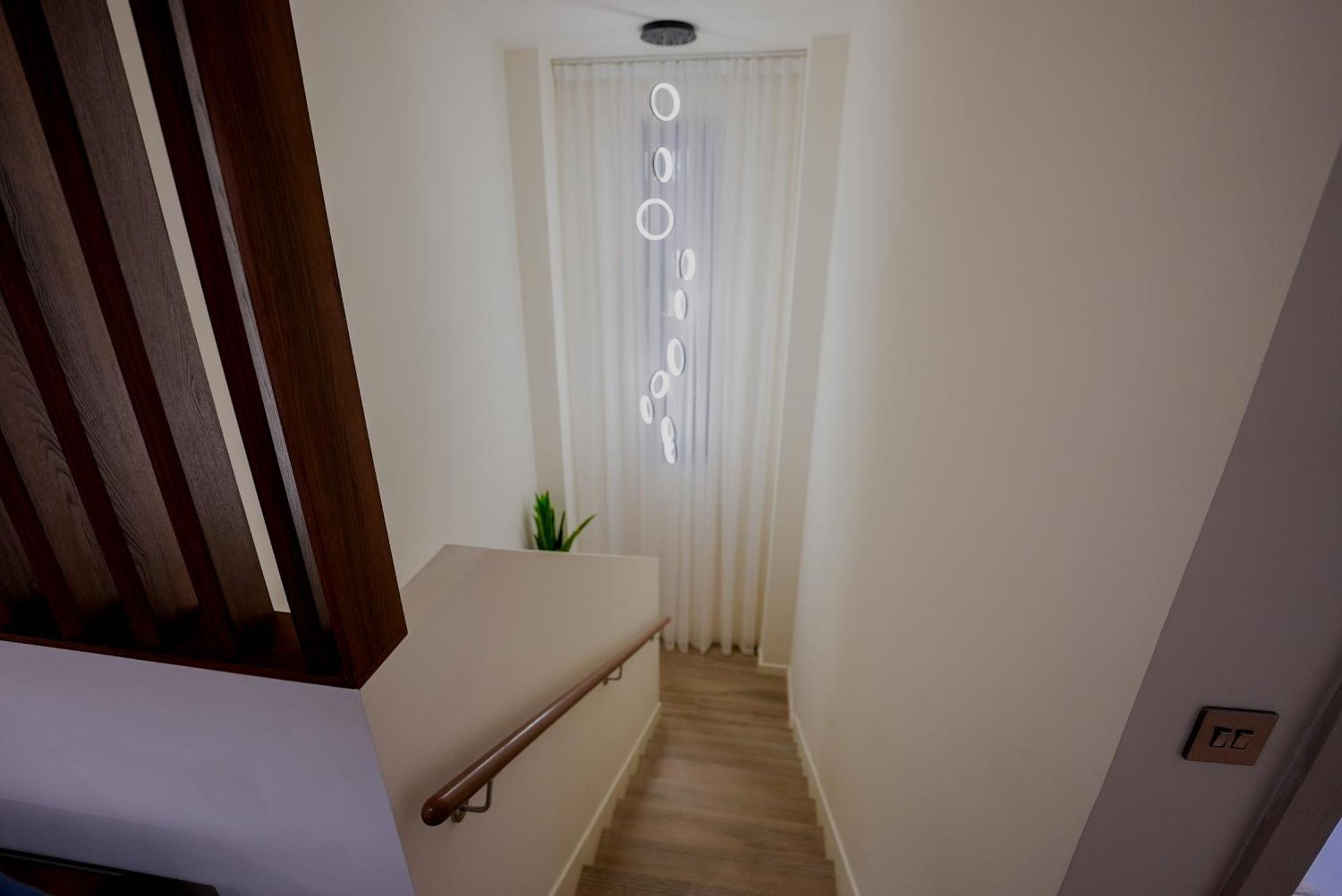 Villa Yas Island Villa- 4br Luxury Smart Home, Up To 9 Guests, Near Yas Theme Parks *